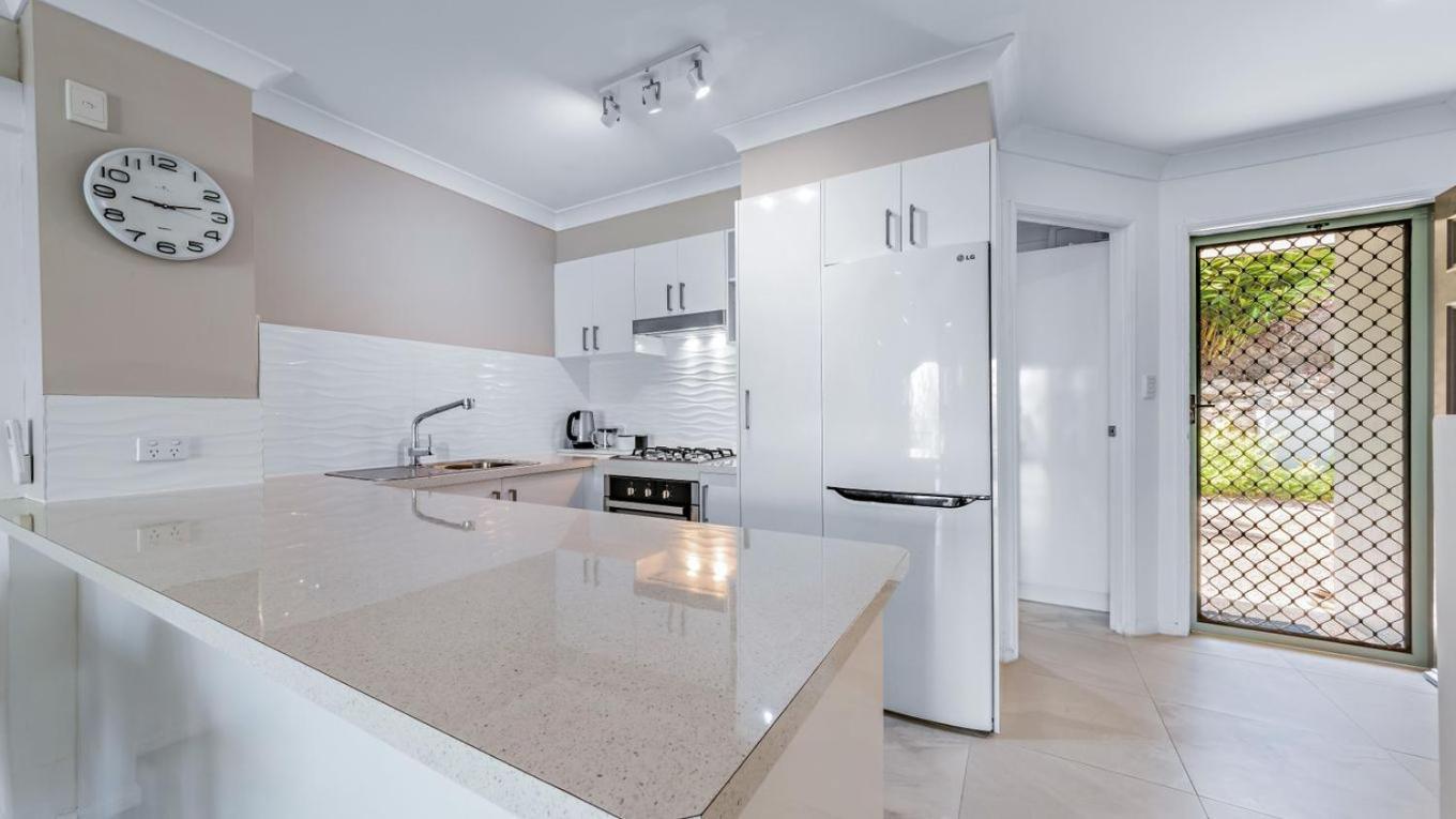 Sunset Waters Apartments 해밀턴아일랜드 외부 사진